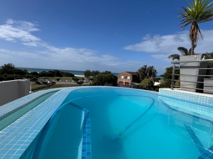 4 Bedroom Property for Sale in Jeffreys Bay Central Eastern Cape